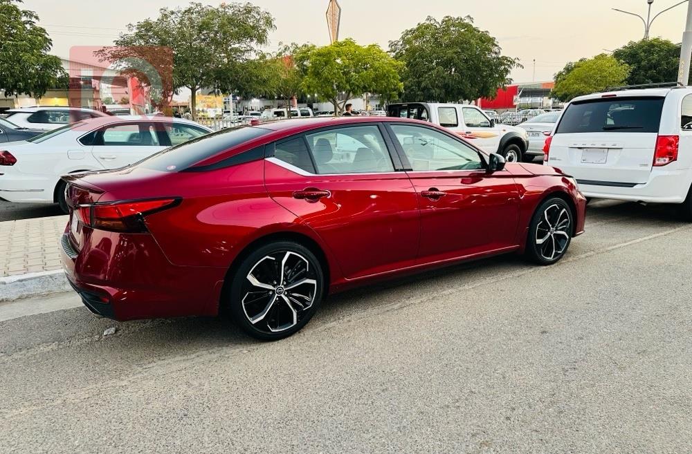 نیسان ئەلتیما